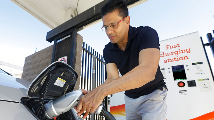 PHOTO: Charging electric car