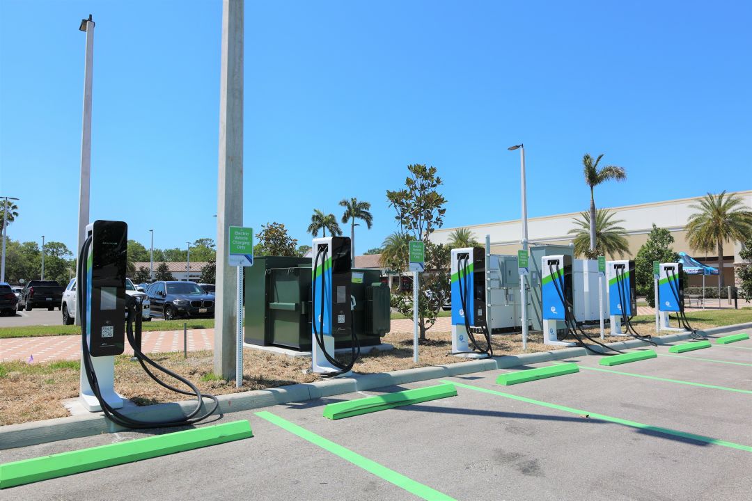 FPL's new electric vehicle charging stations in The Landings.